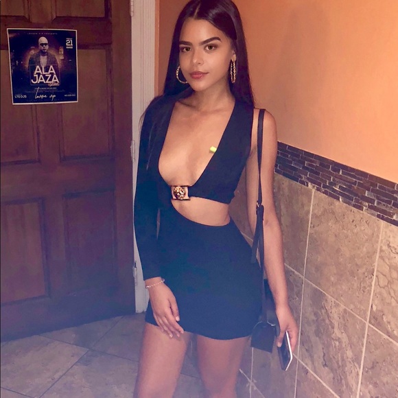 Dresses & Skirts - little black dress